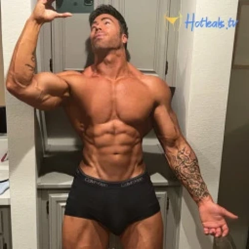 Reese ⚔️ 6'6" &amp; Hung (670+ Wall Posts)