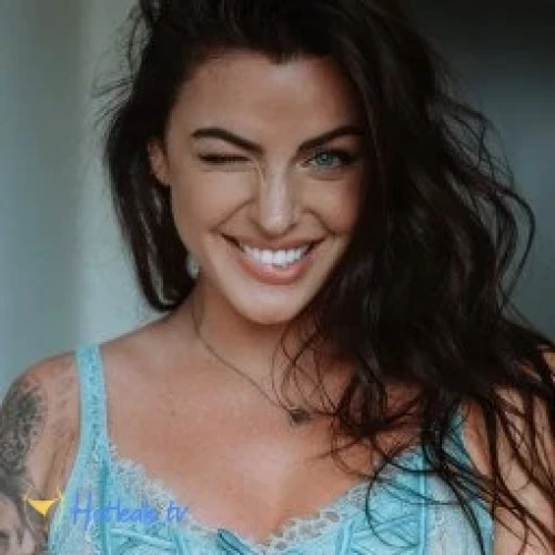 🦋 K Y L I E   R Δ E   H A L L 🦋