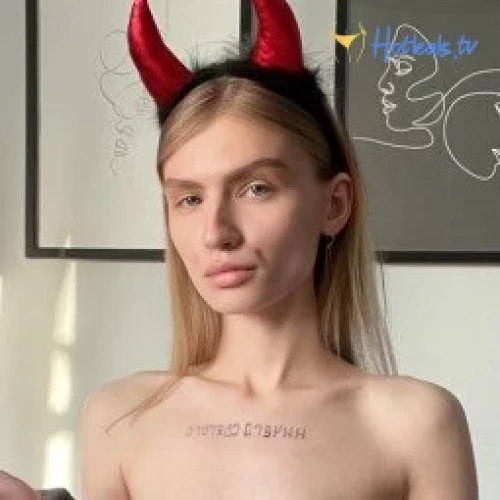 𝐌𝐚𝐥𝐞𝐧𝐚 𝐂𝐡𝐞𝐫𝐫𝐲🍒